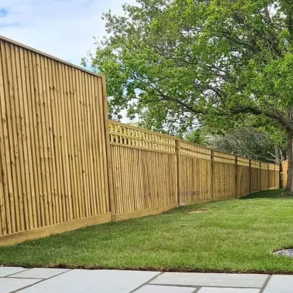 Fencing contractor
